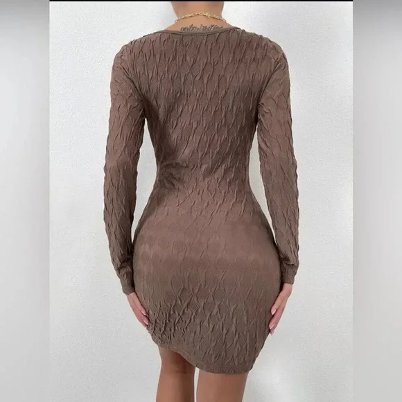 Textured Round Neck Bodycon Dress - Picture 4 of 4